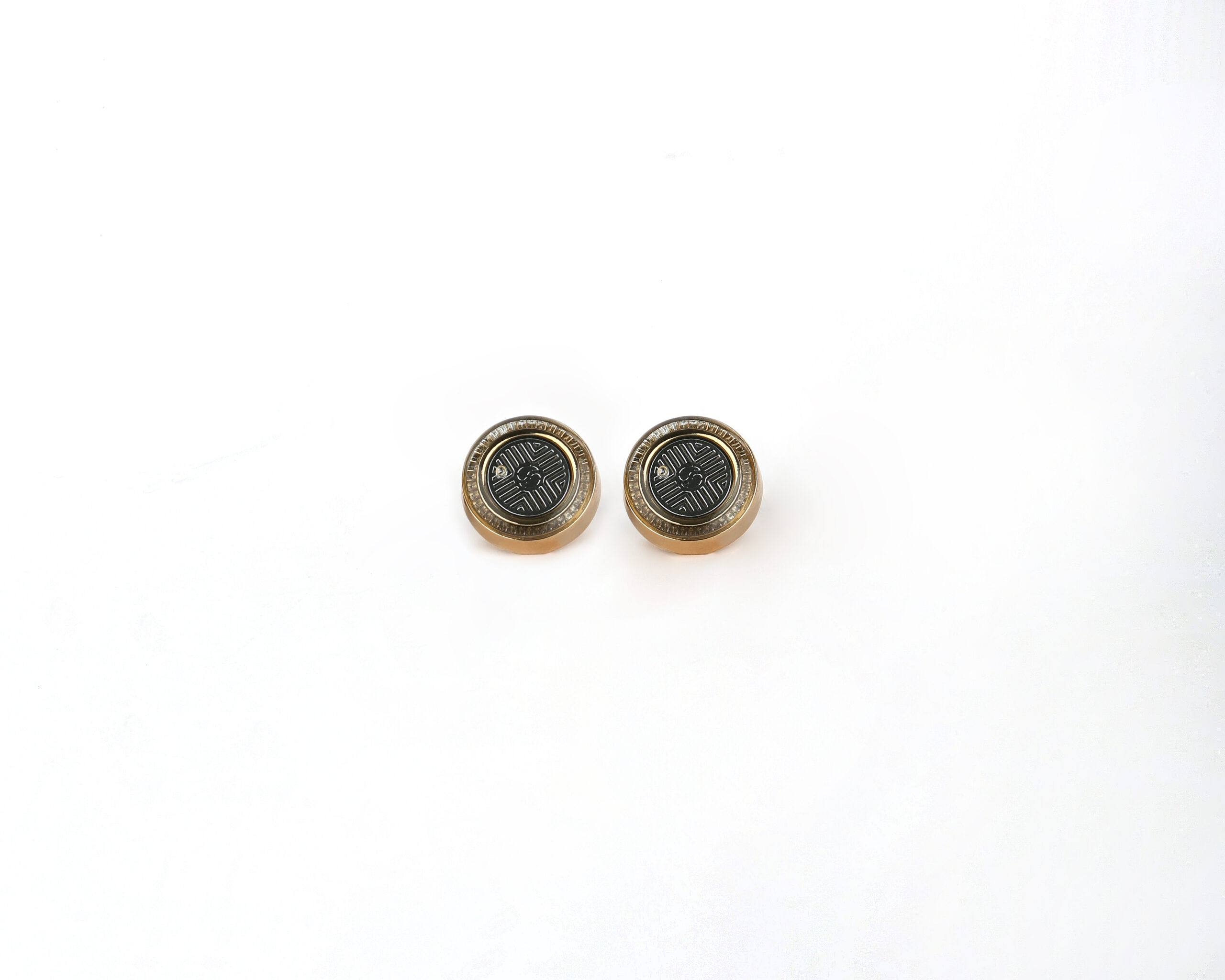 128 CUFFLINKS - Image 1