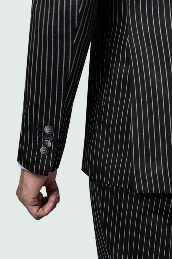 BLACK SUIT FOR BUSINESSMEN - Image 4