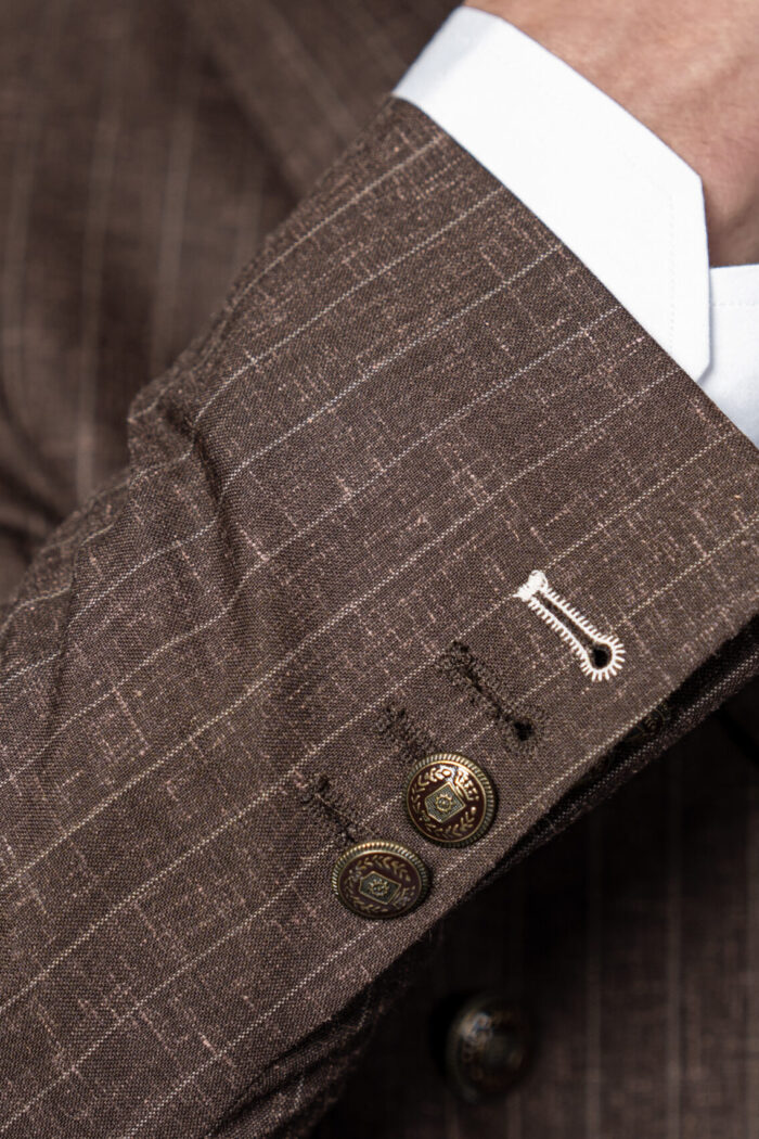 4 BUTTON BROWN DOUBLE-BREASTED - Image 4