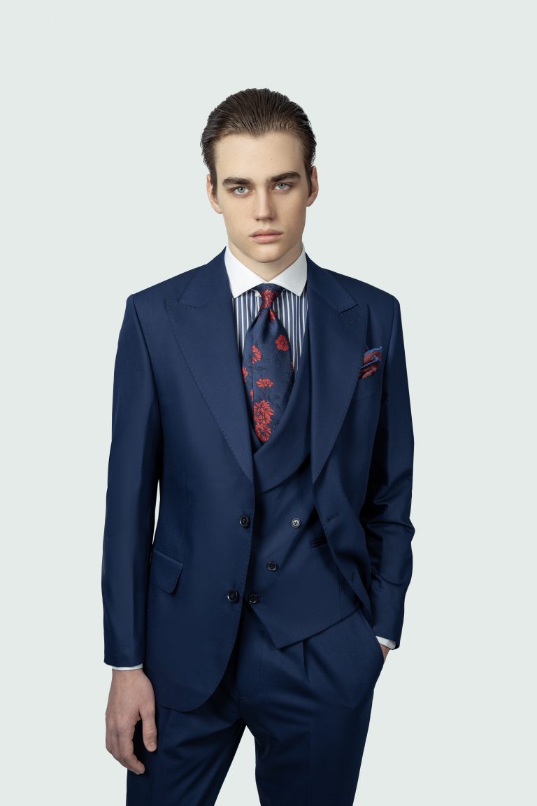 NAVY WIDE-LAPEL SUIT WITH VEST - Image 2
