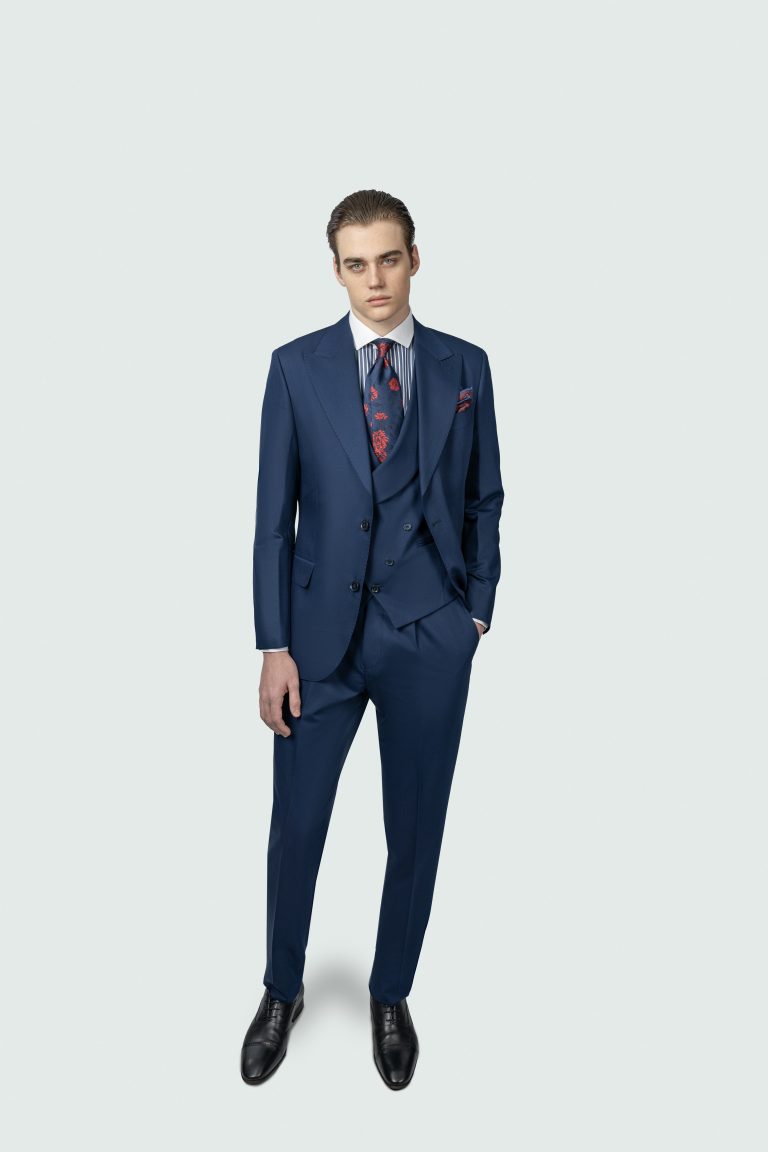 NAVY WIDE-LAPEL SUIT WITH VEST