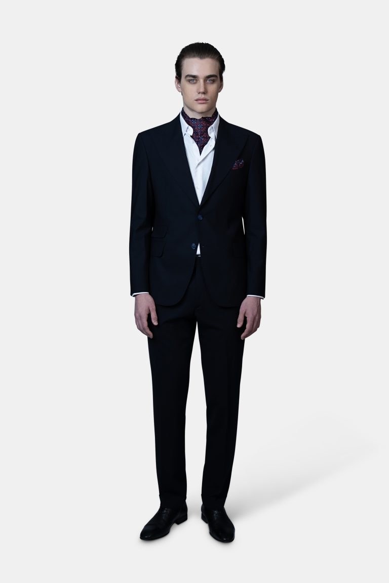 Men’s Navy Suit Vancouver – Lightweight Peak Lapel Smart Casual